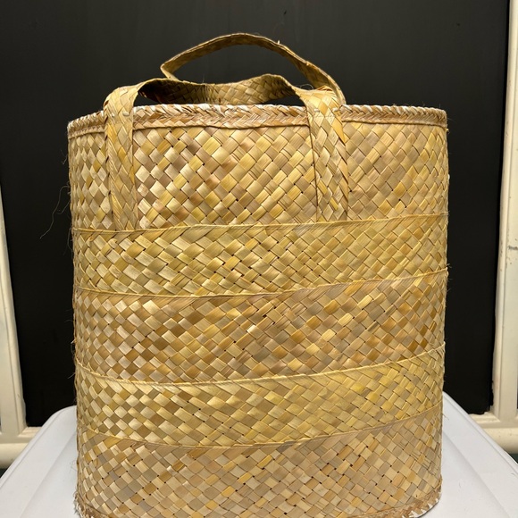 Bahamas Handcrafted Straw Tote Bag - Tan and Cream - Picture 6 of 9